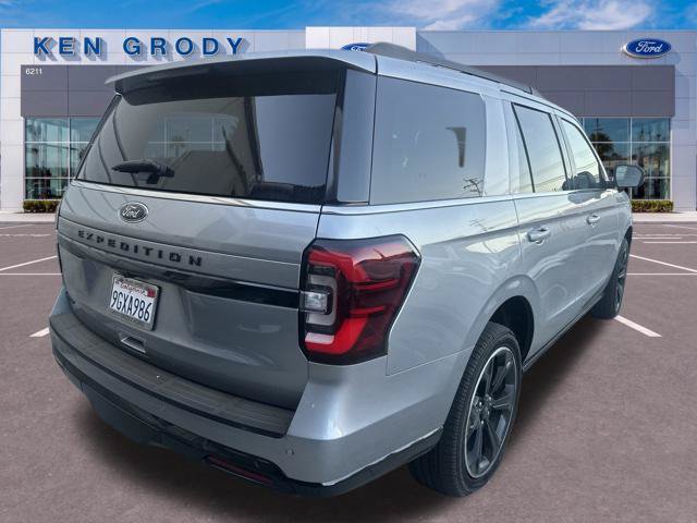 Used 2023 Ford Expedition Limited AWD/4WD image 8