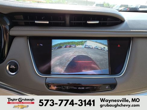 Used 2018 Cadillac XT5 Luxury w/ Driver Awareness Package FWD image 22