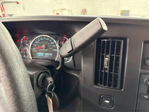 Used 2025 GMC Savana 3500 LT w/ LT Preferred Equipment Group RWD image 27