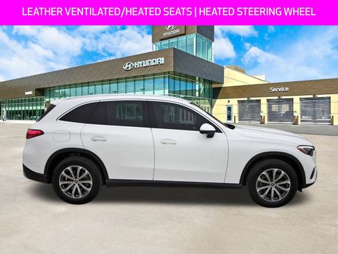 Used 2025 Mercedes-Benz GLC 300 image 4