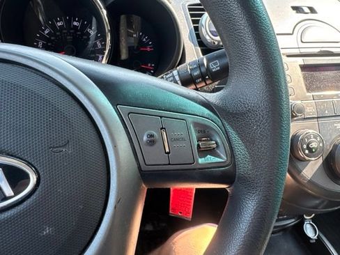 Used 2011 Kia Soul + FWD image 19