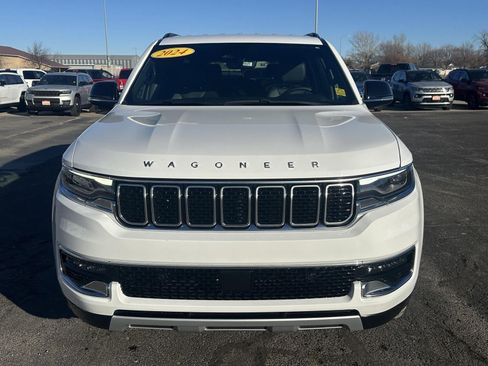 Used 2024 Jeep Wagoneer L Series II w/ Flexible Seating Group image 8