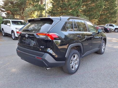 Used 2024 Toyota RAV4 XLE image 29