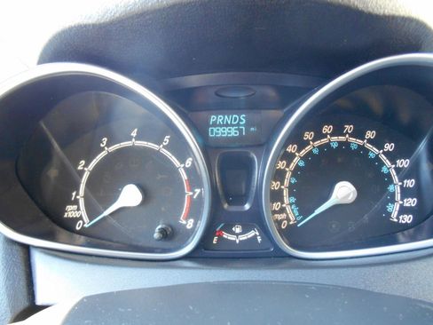 Used 2014 Ford Fiesta SE image 4