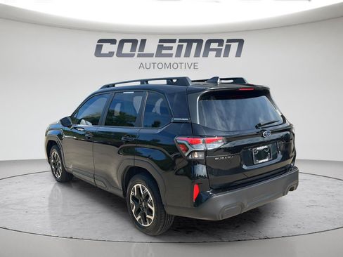 Used 2025 Subaru Forester Premium AWD/4WD image 4