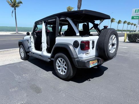 Used 2023 Jeep Wrangler Unlimited Sport image 3
