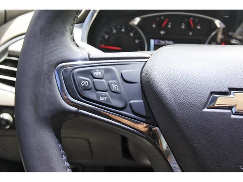 Used 2017 Chevrolet Malibu LT FWD image 15