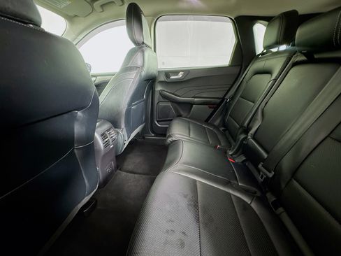 Used 2022 Ford Escape Titanium w/ Class II Trailer Tow Package image 24