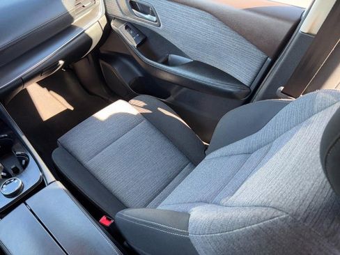 Used 2023 Nissan Rogue SV image 15