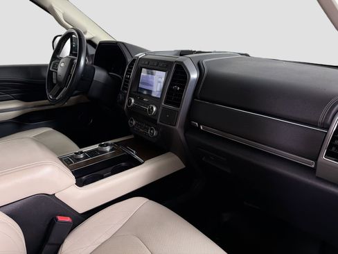Used 2019 Ford Expedition Platinum image 32