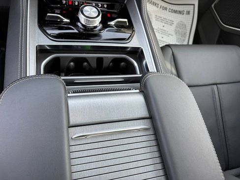 New 2026 Jeep Grand Wagoneer Limited AWD/4WD image 17