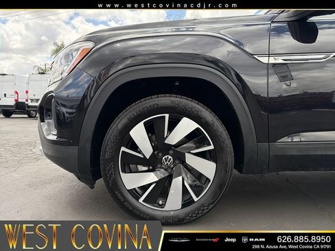 Used 2025 Volkswagen Atlas Cross Sport SE AWD/4WD image 12