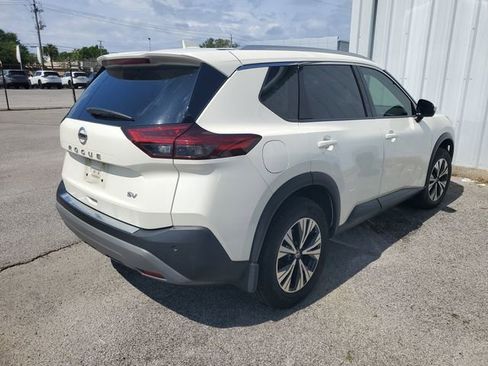 Used 2021 Nissan Rogue SV w/ Premium Package FWD image 4