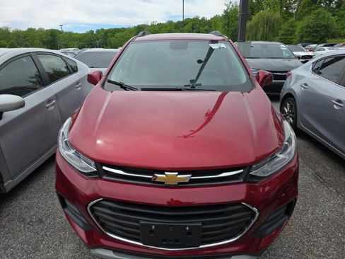 Used 2019 Chevrolet Trax LT w/ LT Convenience Package AWD/4WD image 2