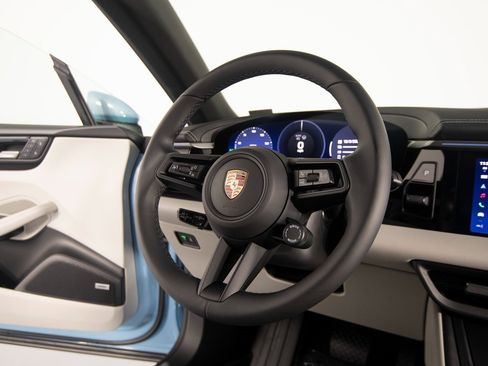 New 2025 Porsche Macan 4 Electric image 27