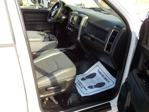 Used 2019 RAM 1500 Tradesman w/ Chrome Appearance Group RWD image 24