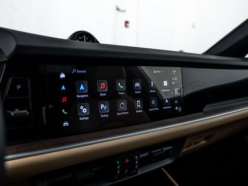 Certified 2025 Porsche Cayenne image 20