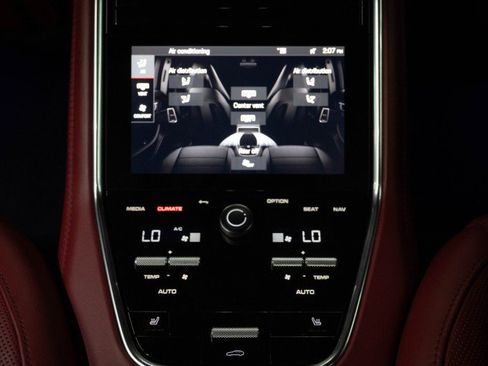 Used 2023 Porsche Panamera 4 Platinum Edition AWD/4WD image 19
