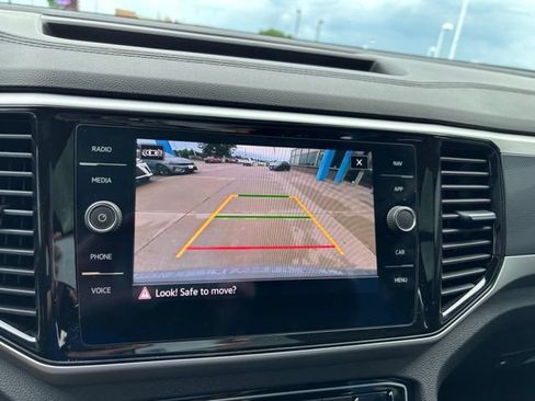 Used 2021 Volkswagen Atlas Cross Sport SEL R-Line AWD/4WD image 16