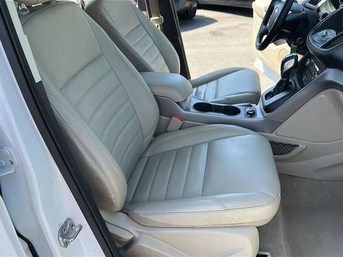 Used 2015 Ford Escape SE w/ Equipment Group 201A FWD image 32
