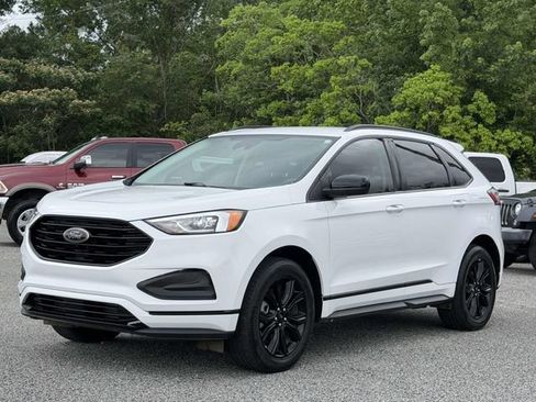 Used 2024 Ford Edge SE w/ Black Appearance Package AWD/4WD image 11