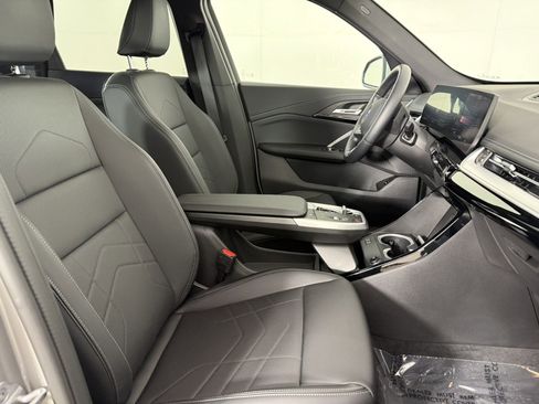 Used 2025 BMW X1 xDrive28i w/ Convenience Package AWD/4WD image 10