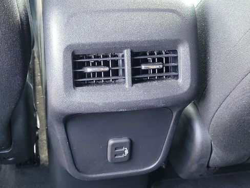 Used 2023 Chevrolet Equinox LT FWD image 17