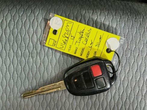 Used 2015 Toyota Corolla LE FWD image 34