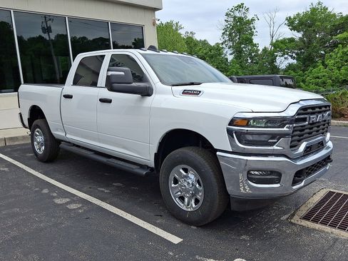 New 2026 RAM 2500 Tradesman AWD/4WD image 2