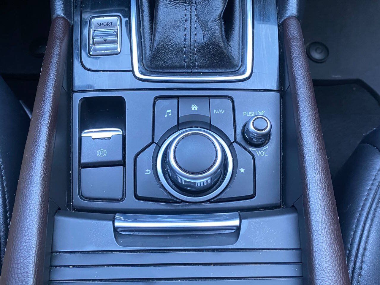 Used 2017 MAZDA MAZDA3 Touring FWD image 35