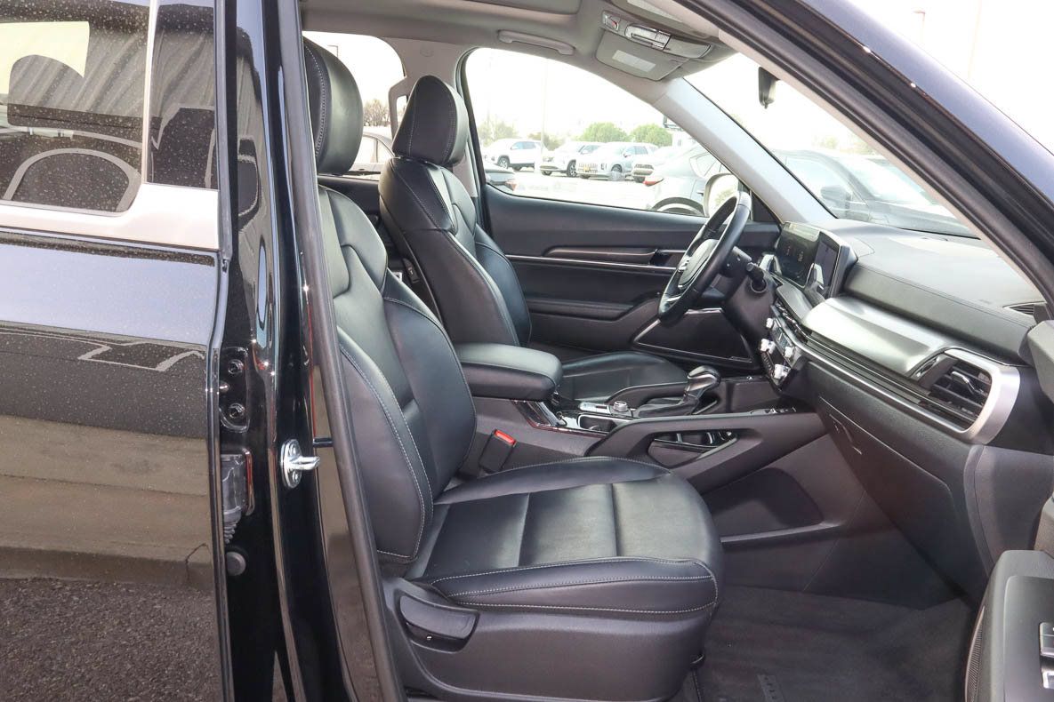 Used 2025 Kia Telluride S AWD/4WD image 28