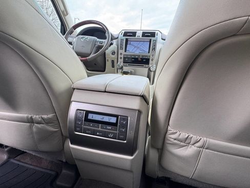 Used 2013 Lexus GX 460 Base AWD 4dr SUV image 22