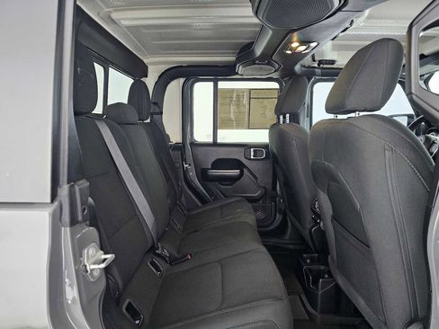 Used 2020 Jeep Gladiator Sport w/ Quick Order Package 24S image 12