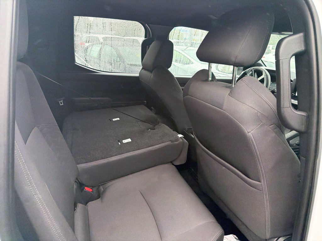 Certified 2025 Toyota Tacoma SR5 AWD/4WD image 12