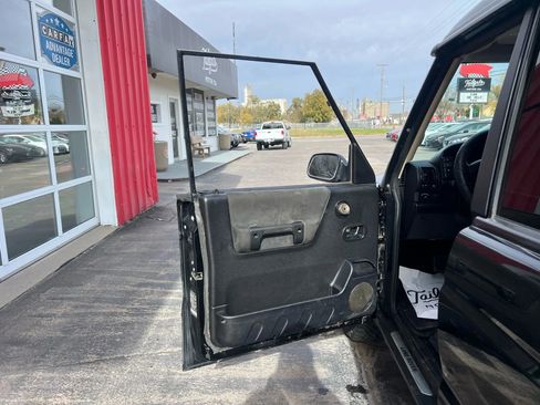 Used 2003 Land Rover Discovery SE7 image 8