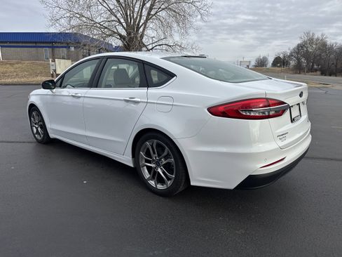 Used 2020 Ford Fusion SEL image 3
