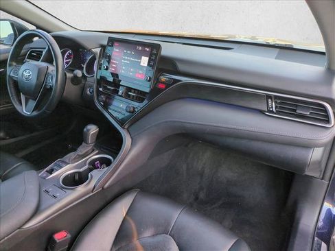 Used 2022 Toyota Camry XLE image 22
