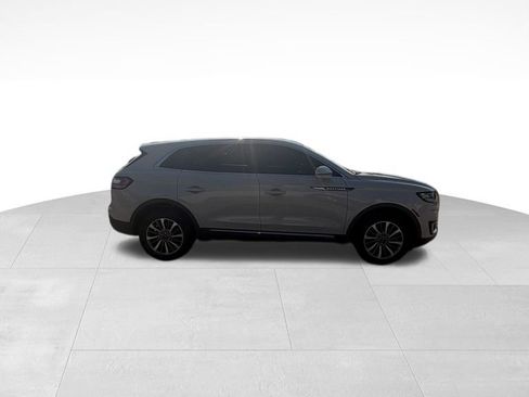 Used 2019 Lincoln Nautilus Select AWD/4WD image 4