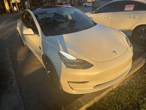 Used 2019 Tesla Model 3 Standard Range Plus image 6