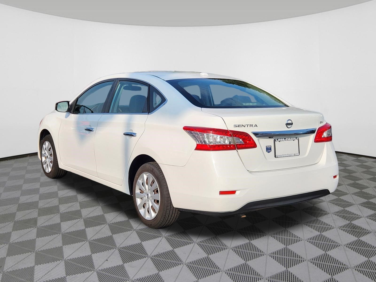 Used 2015 Nissan Sentra SV FWD image 3