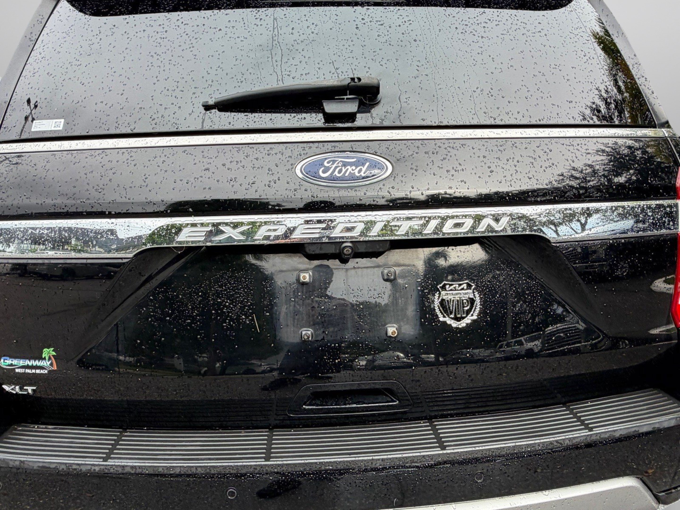Used 2018 Ford Expedition XLT w/ Equipment Group 202A AWD/4WD image 13