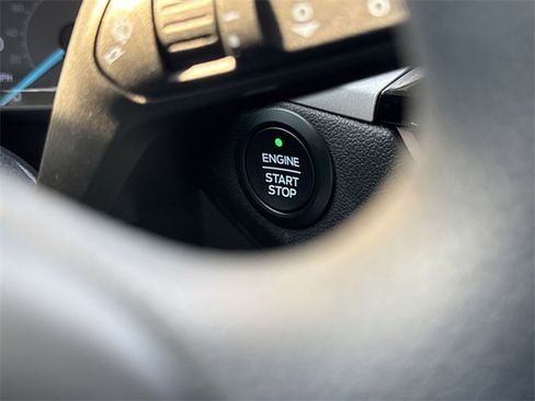 Used 2020 Ford Escape SE image 17