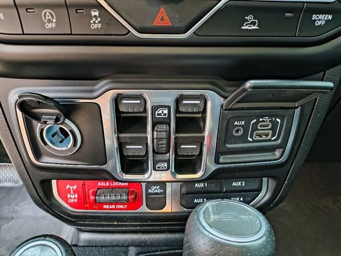 Used 2023 Jeep Gladiator Mojave w/ LED Lighting Group AWD/4WD image 19