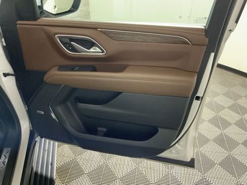 Used 2022 Chevrolet Tahoe High Country AWD/4WD image 35