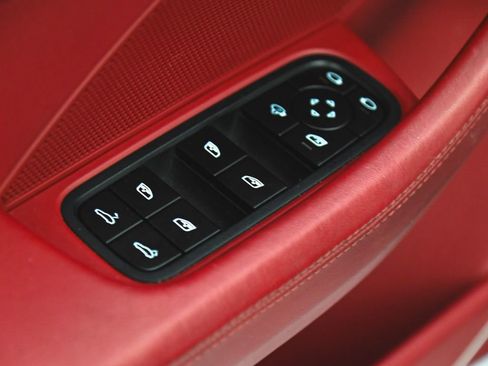 Used 2022 Porsche Panamera 4S AWD/4WD image 10