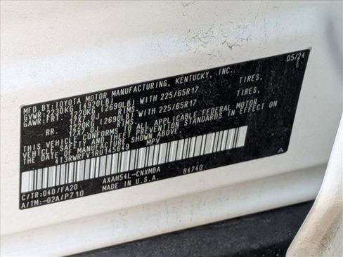 Used 2024 Toyota RAV4 XLE AWD/4WD image 15