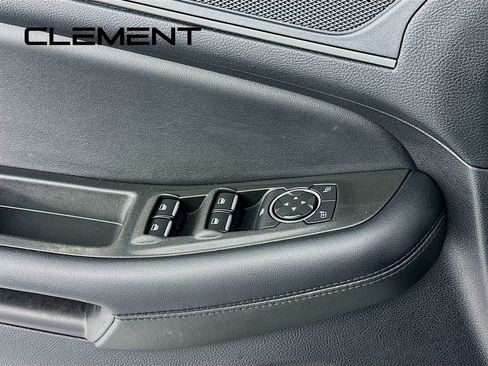 Used 2022 Ford Edge SE w/ Black Appearance Package image 24