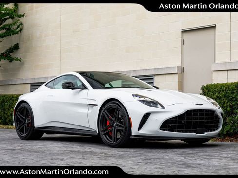 Used 2025 Aston Martin V8 Vantage Coupe image 15