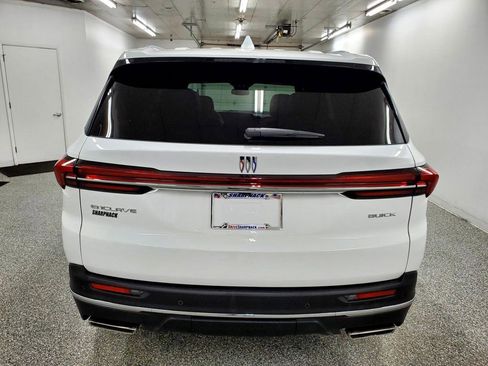 Used 2025 Buick Enclave Preferred image 5