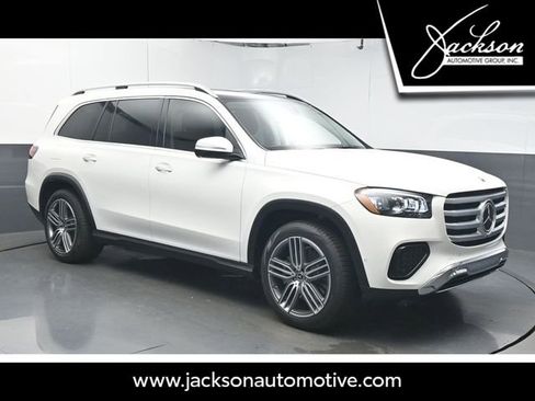 Used 2026 Mercedes-Benz GLS 450 4MATIC image 1